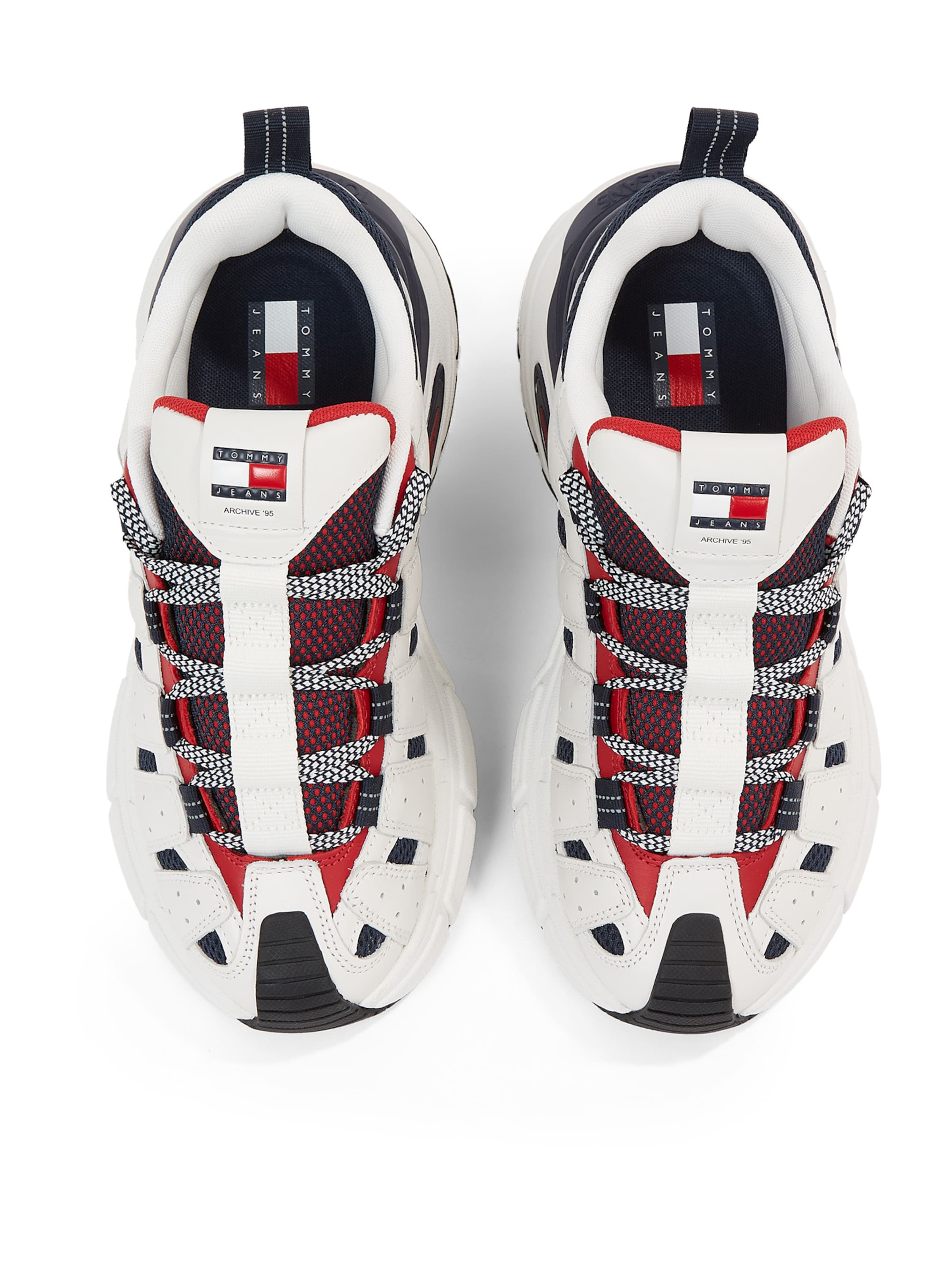 Tommy Jeans Ниски маратонки 'ARCHIVE 95' в бяло: отзад