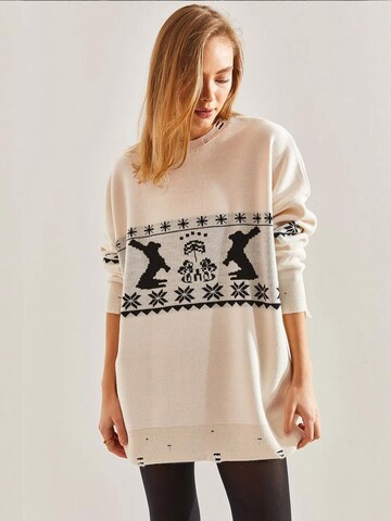 Pullover extra large di Bianco Lucci in beige