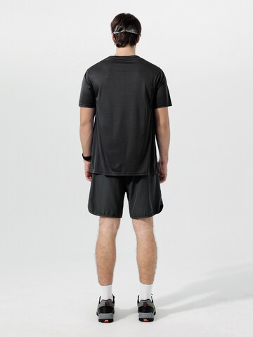 YOUTHUP Performance Shirt 'Feuchtleit' in Black