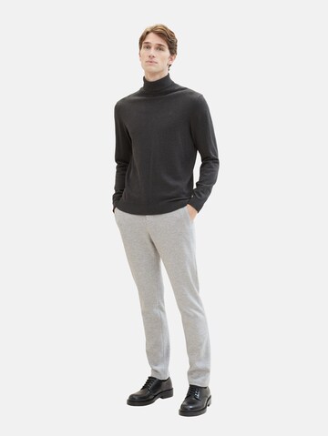 Coupe slim Pantalon chino 'Travis' TOM TAILOR en gris