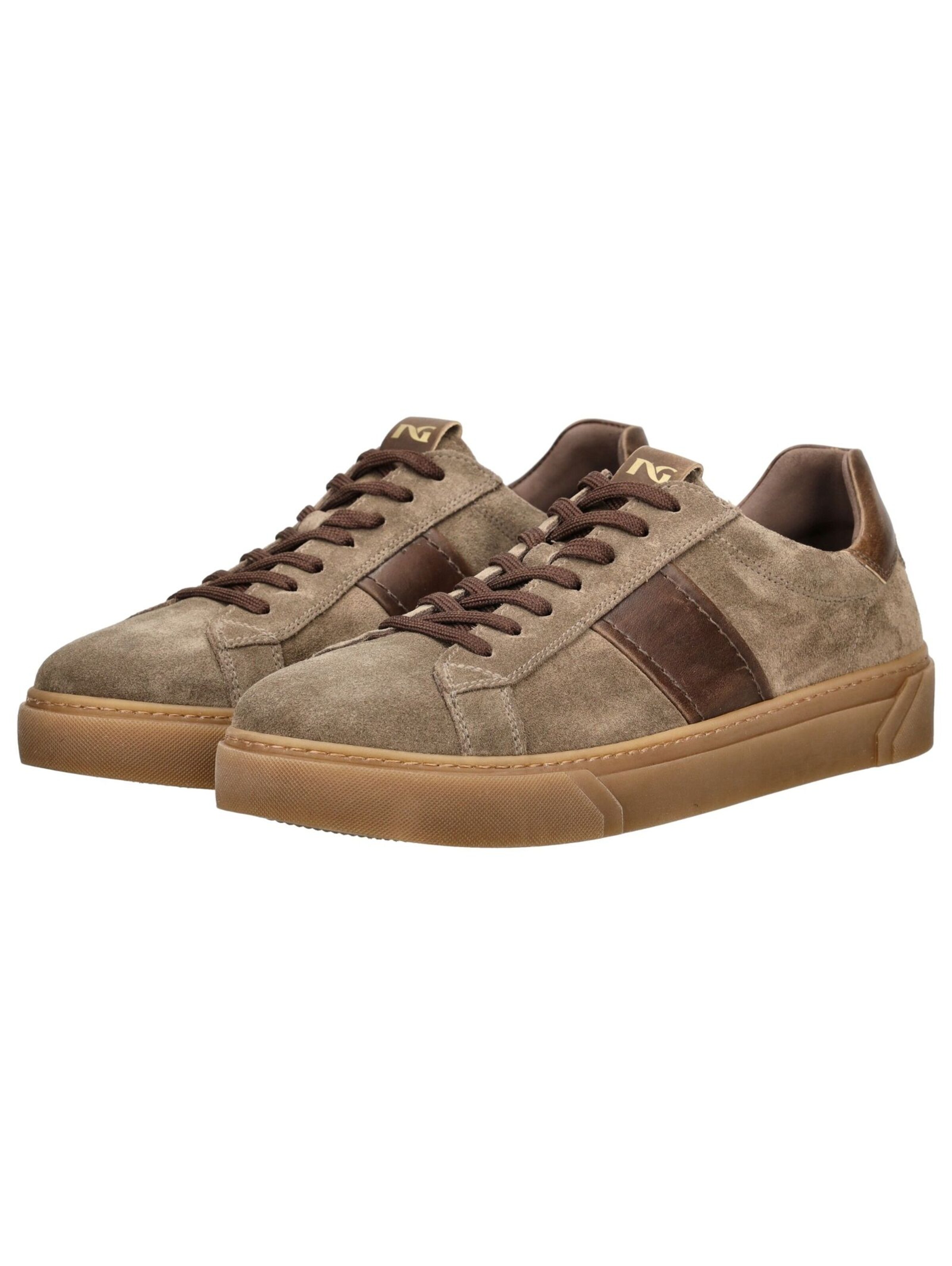 Baskets basses Nero Giardini en marron