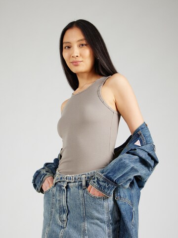 Top di WEEKDAY in beige: frontale