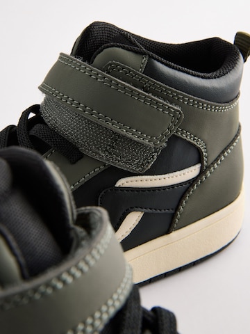 Next Sneaker i grön