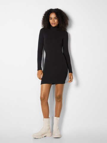 Bershka Kleid in Schwarz