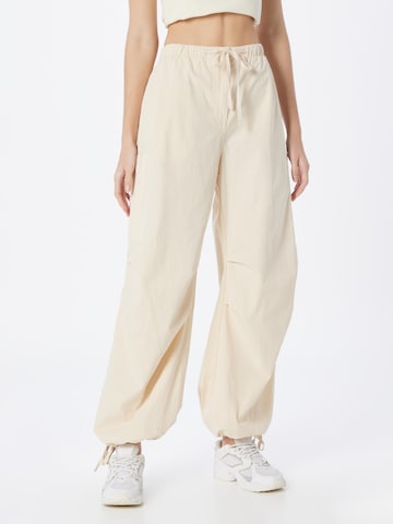 Effilé Pantalon cargo 'Skyler' WEEKDAY en beige : devant