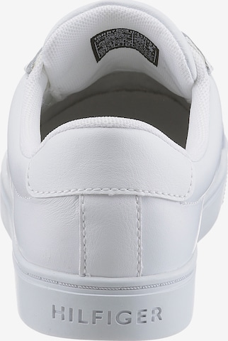 TOMMY HILFIGER Спортни обувки Slip On в бяло