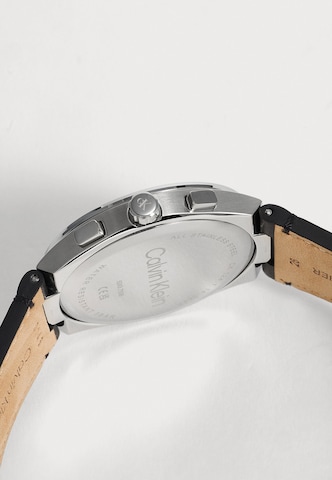 Calvin Klein - Reloj analógico 'Distinguish' en negro: atrás