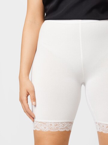 Vero Moda Curve Skinny Leggings 'LENNON' i hvid