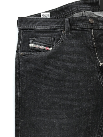 DIESEL - Slimfit Vaquero 'THOMMER-R R9H20' en negro