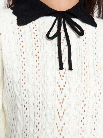 Pullover di Trendyol in beige