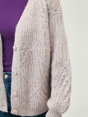 Influencer Strickjacke in Mischfarben