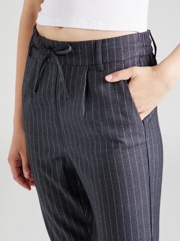 ONLY Regular Pleat-front trousers in Grey