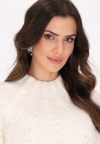 faina Sweater in White
