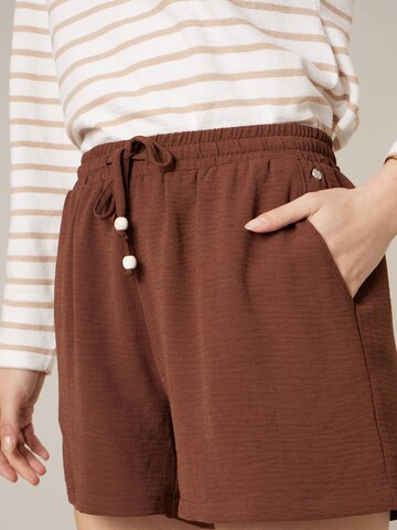 Deeluxe Regular Broek 'Nessika' in Bruin