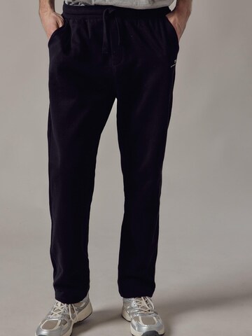 OWN Off With Nature Regular Broek 'Joggers Felpati Dritti' in Zwart: voorkant