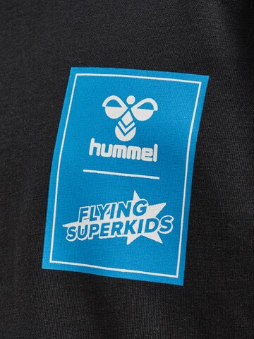 T-Shirt 'FLYING TRES' Hummel en noir