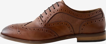 Chaussure à lacets Next en marron : devant