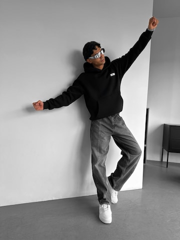 Kleidermafia - Jersey 'Oversize “No Time for Nonsense” Hoodie - Black and White' en negro: frente