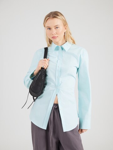 & Other Stories Μπλούζα σε μπλε: μπροστά