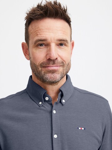 Coupe regular Chemise 'Steven' FQ1924 en bleu
