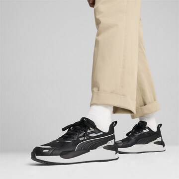 Baskets basses PUMA en noir