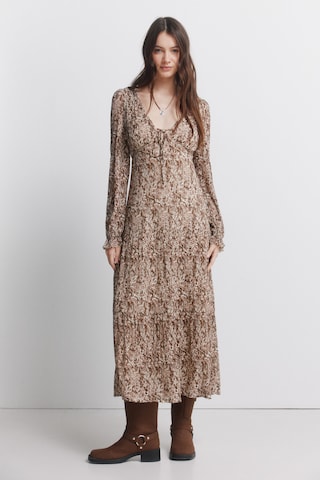 Springfield Jurk in Beige: voorkant