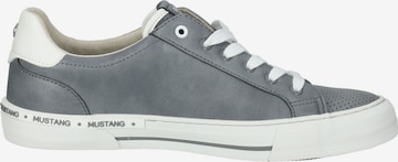 Sneaker bassa di MUSTANG in grigio