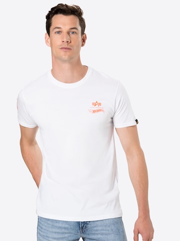 ALPHA INDUSTRIES T-shirt 'Flame' i vit: framsida