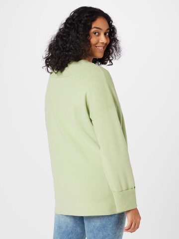Vero Moda Curve Пуловер 'NANCY' в зелено