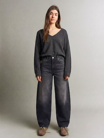 Bershka Barrel Jeans i svart