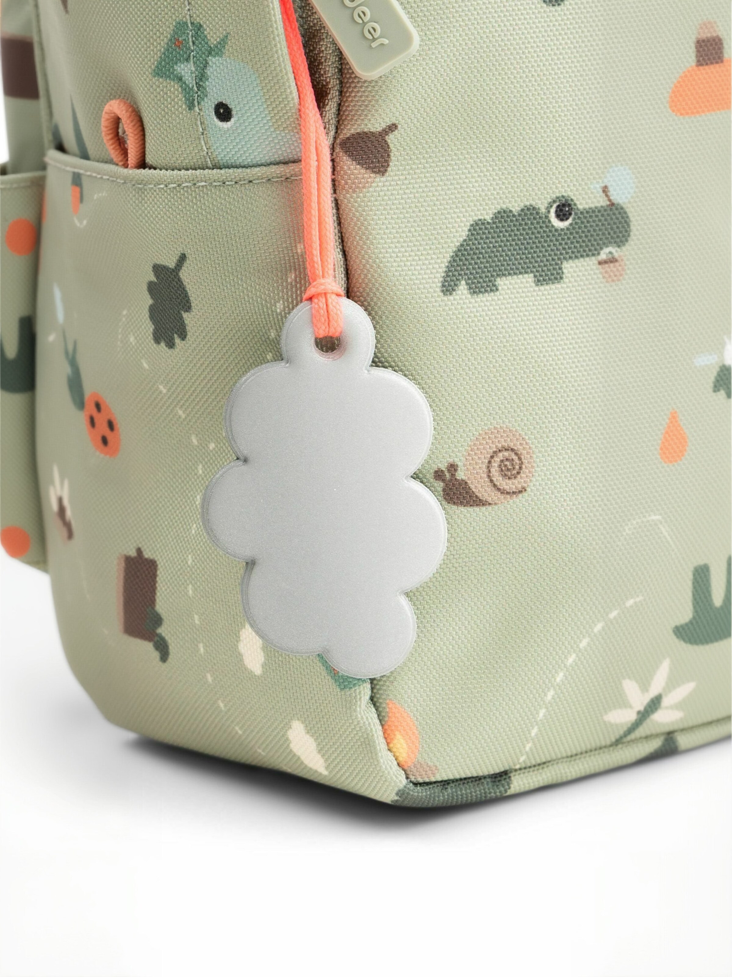 Done by Deer Taske ' Tiny trails ' i grøn: forside