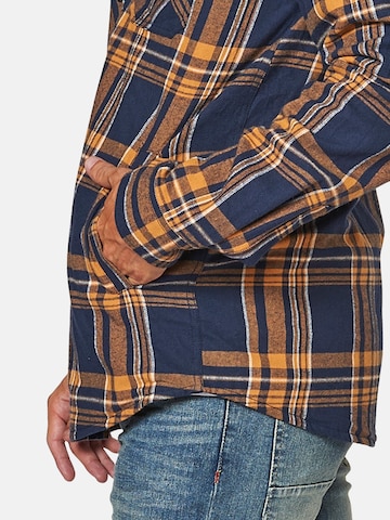 Comfort fit Camicia di KOROSHI in blu