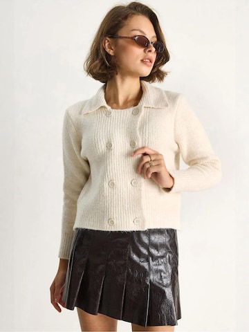 Bianco Lucci Strickjacke in Beige