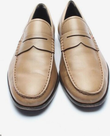 Tod's Flats & Loafers in 42 in Brown