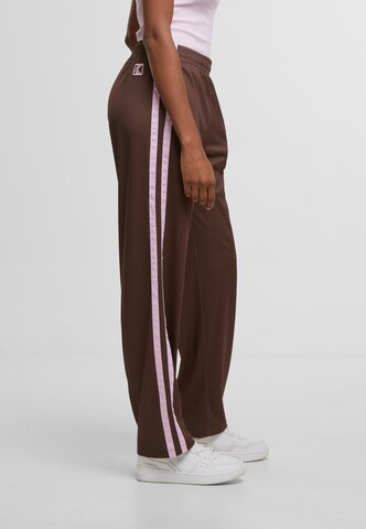 Loosefit Pantalon Karl Kani en marron