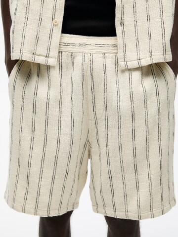 Pull&Bear Normální Kalhoty – bílá