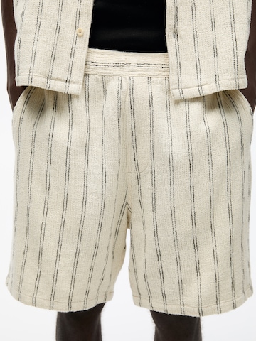 Pull&Bear Regular Trousers in White