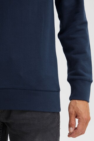 11 Project Pullover 'Pelle' in Blau