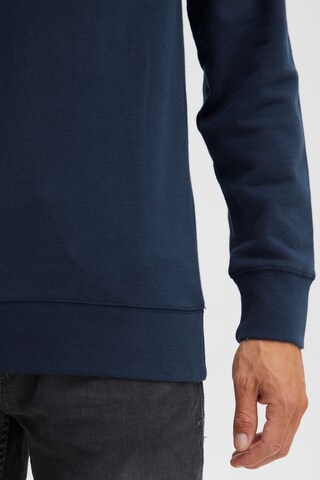 Pull-over 'Pelle' 11 Project en bleu