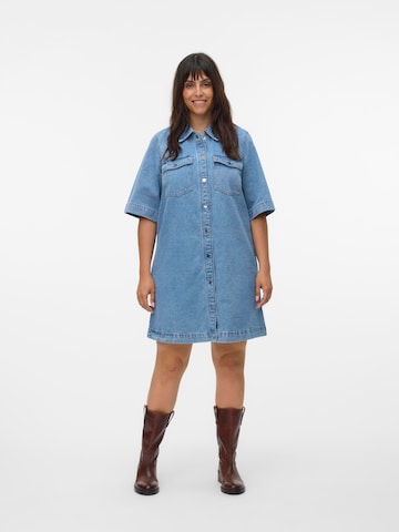 Vero Moda Curve - Vestido camisero en azul