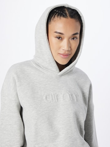 aim'n Athletic Sweatshirt in Grey