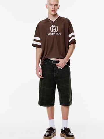 Pull&Bear Paita 'HONDA FÚTBOL'' värissä ruskea: etupuoli