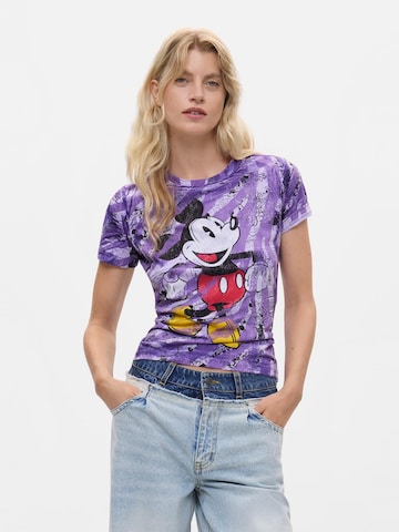 Tricou de la Desigual pe roșu: față