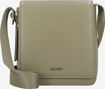 Calvin Klein Crossbody Bag 'Minimal Focus ' in Green: front