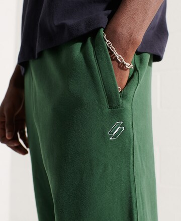 Effilé Pantalon 'Code Essential' Superdry en vert