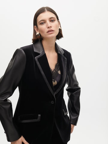 Lola Casademunt Blazers in Zwart