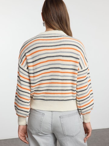 Pull-over Trendyol en gris