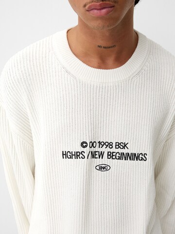 Bershka Sweater in White