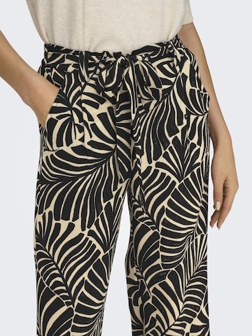 Wide leg Pantaloni con pieghe 'WINNER' di ONLY in nero