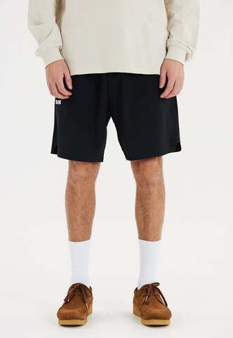 SOS Regular Sportshorts 'Niseko' in Schwarz: predná strana